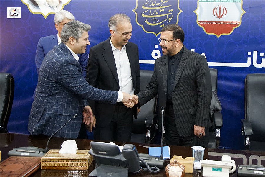 تفاهم‌نامه احداث 1000 مگاوات نیروگاه خورشیدی با بخش خصوصی به امضا رسید