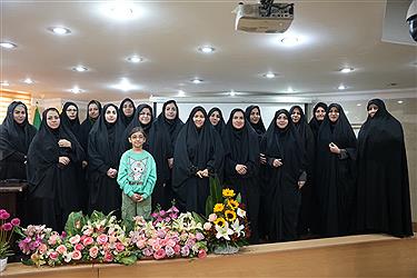 تصویر سفره امام رضا(ع) در پایتخت؛ گردهمایی خادمان آبشار عاطفه‌ها برای رفع محرومیت